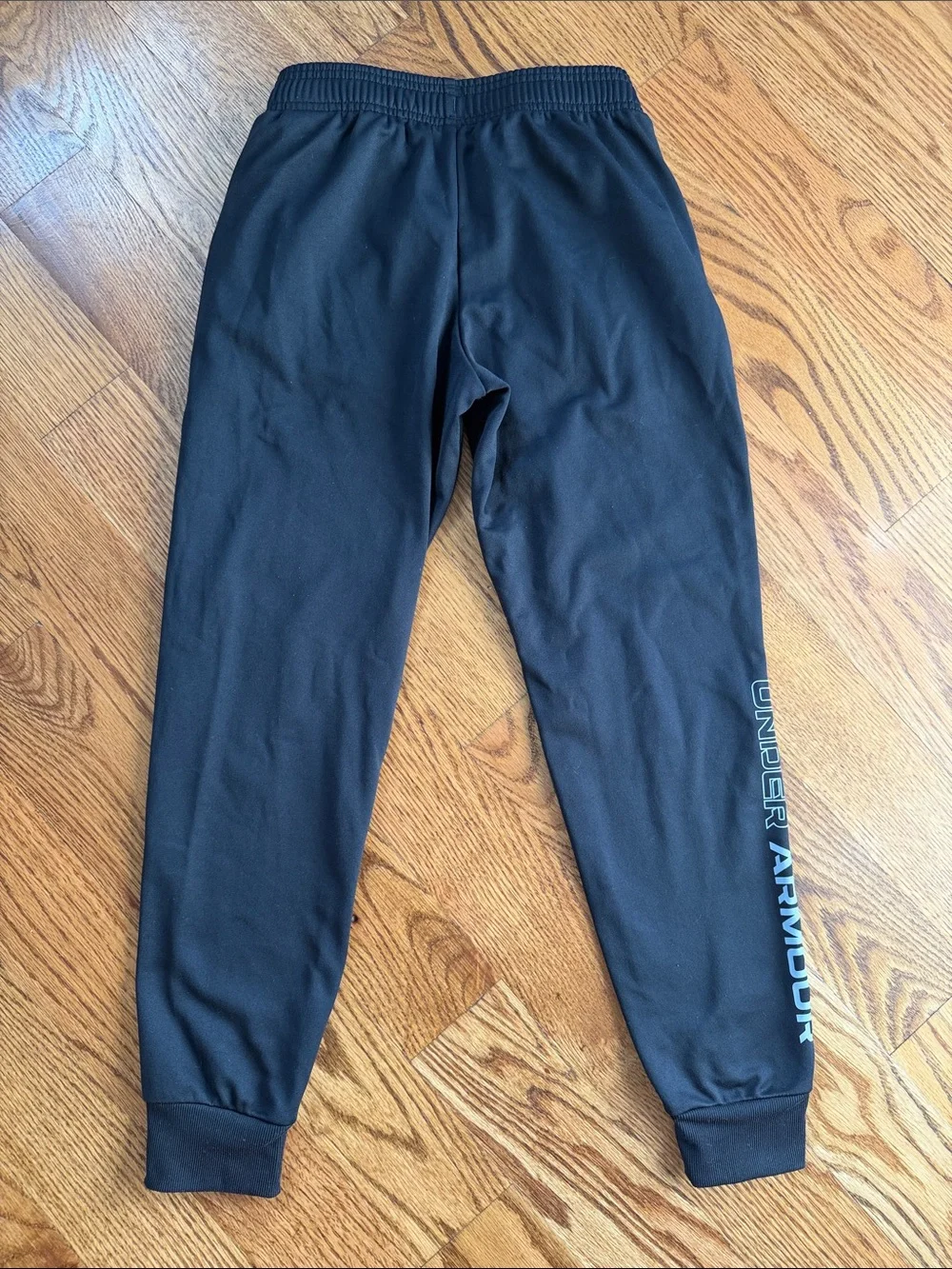 Boy’s Under Armour Joggers. Size Small. Like New Condition.